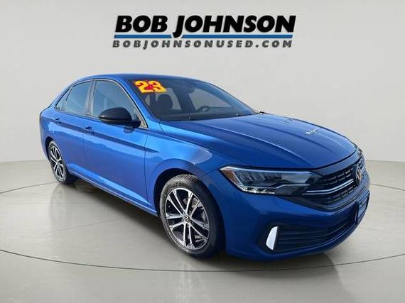 VOLKSWAGEN JETTA 2023 3VWBM7BU2PM043264 image