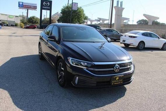 VOLKSWAGEN JETTA 2023 3VWGM7BU5PM008661 image