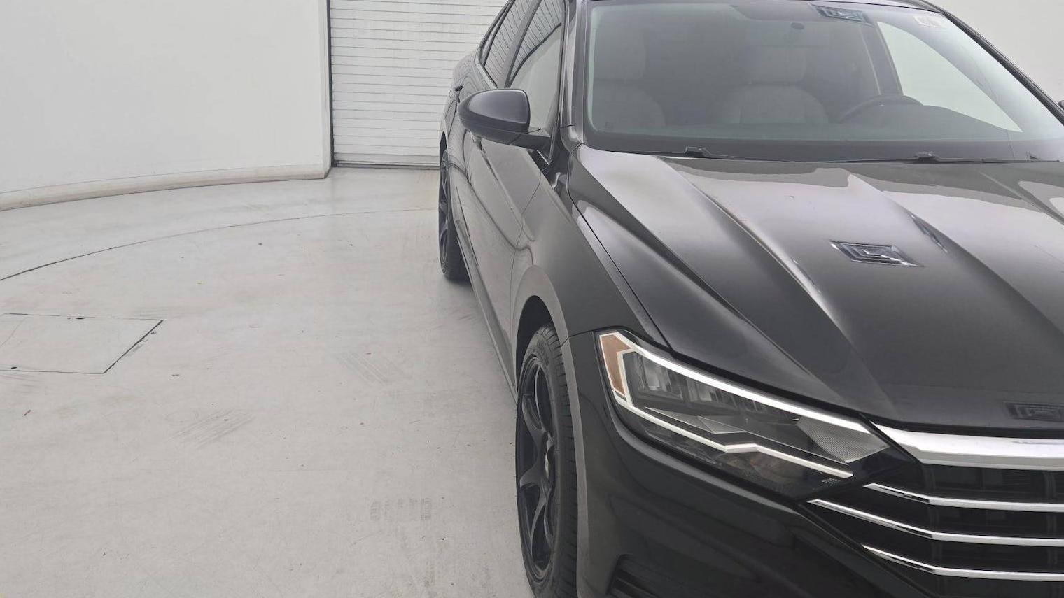 VOLKSWAGEN JETTA 2019 3VWN57BU1KM261747 image