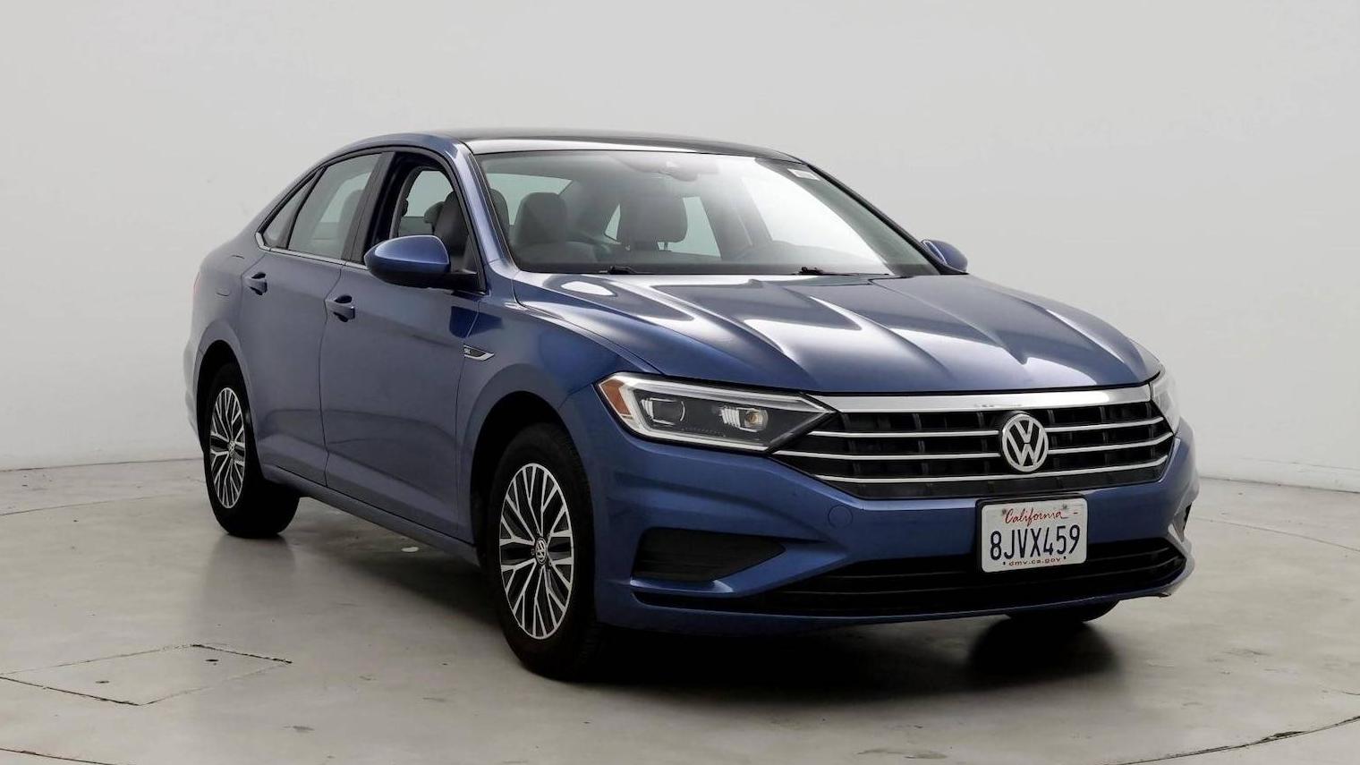 VOLKSWAGEN JETTA 2019 3VWE57BU6KM037826 image