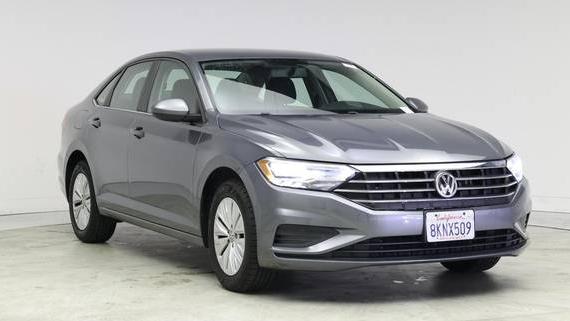 VOLKSWAGEN JETTA 2019 3VWC57BUXKM183105 image