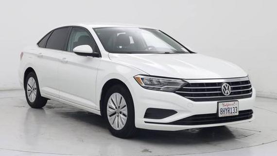 VOLKSWAGEN JETTA 2019 3VWC57BU4KM118461 image VOLKSWAGEN JETTA 2019 3VWC57BU4KM118461 image