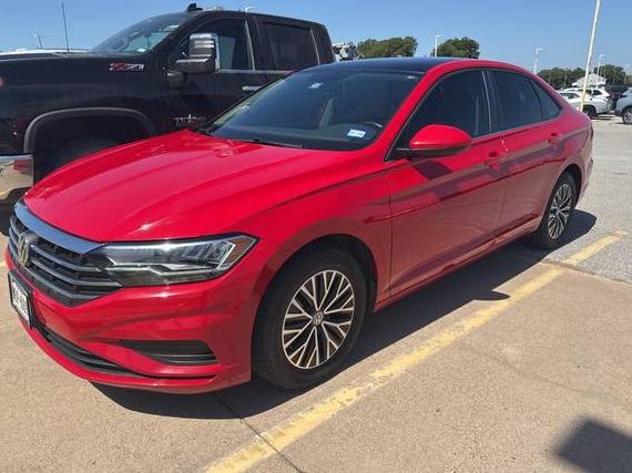 VOLKSWAGEN JETTA 2019 3VWCB7BU8KM141637 image