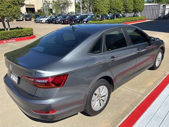 VOLKSWAGEN JETTA 2019 3VWC57BU4KM061226 image VOLKSWAGEN JETTA 2019 3VWC57BU4KM061226 image