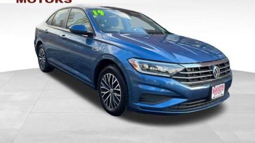 VOLKSWAGEN JETTA 2019 3VWE57BU0KM037479 image