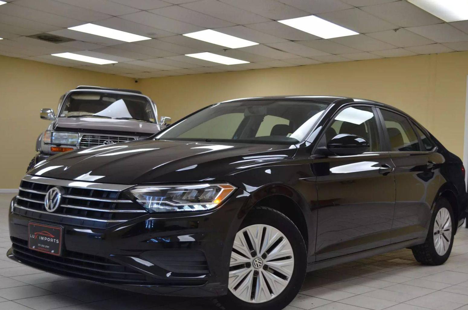 VOLKSWAGEN JETTA 2019 3VWCB7BU3KM127810 image