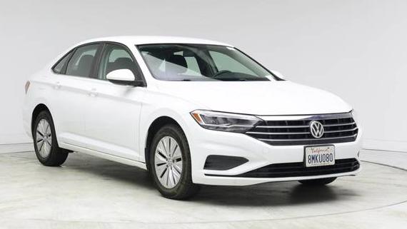 VOLKSWAGEN JETTA 2019 3VWC57BU3KM205008 image VOLKSWAGEN JETTA 2019 3VWC57BU3KM205008 image