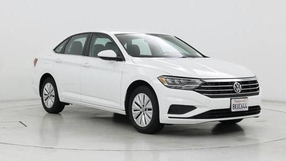 VOLKSWAGEN JETTA 2019 3VWCB7BU1KM178822 image