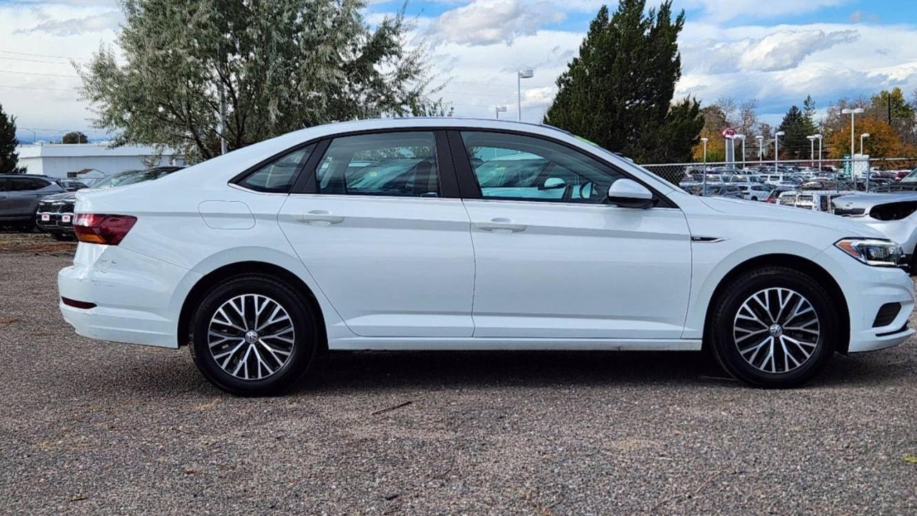 VOLKSWAGEN JETTA 2019 3VWE57BU2KM065350 image