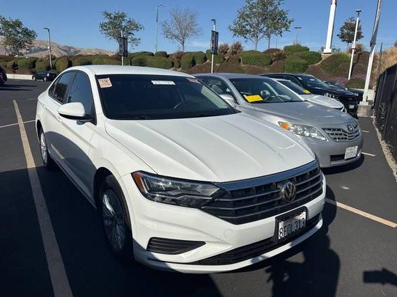 VOLKSWAGEN JETTA 2019 3VWC57BU1KM068361 image