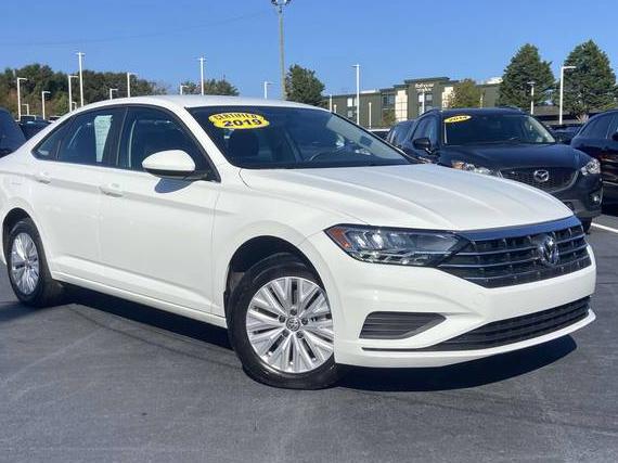 VOLKSWAGEN JETTA 2019 3VWC57BU0KM021421 image VOLKSWAGEN JETTA 2019 3VWC57BU0KM021421 image