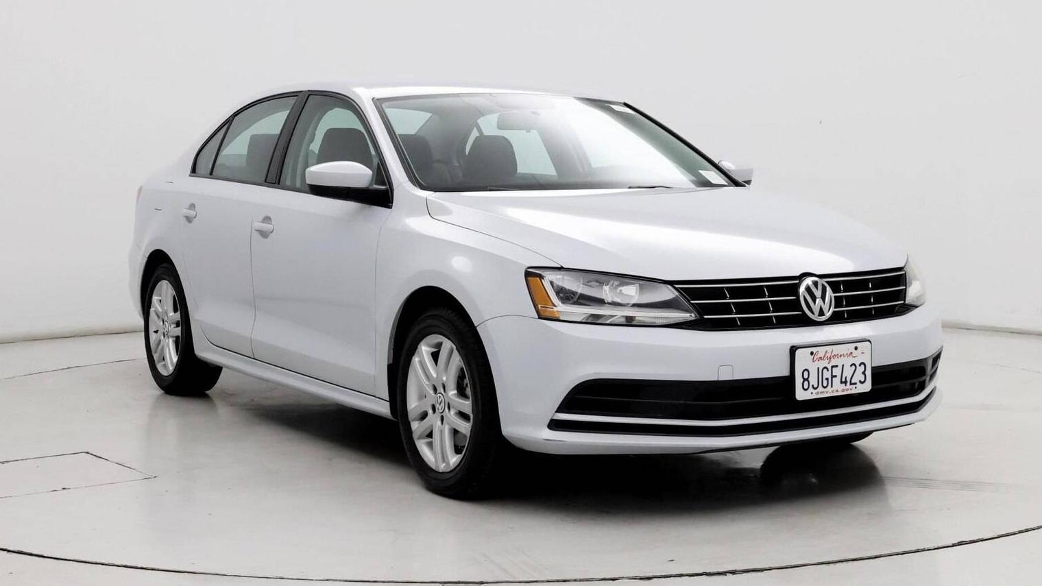 VOLKSWAGEN JETTA 2018 3VW2B7AJ2JM232517 image