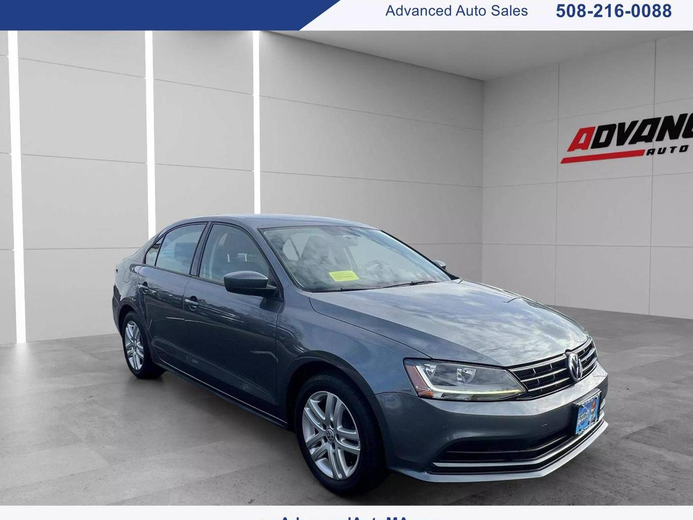 VOLKSWAGEN JETTA 2018 3VW2B7AJ5JM260425 image