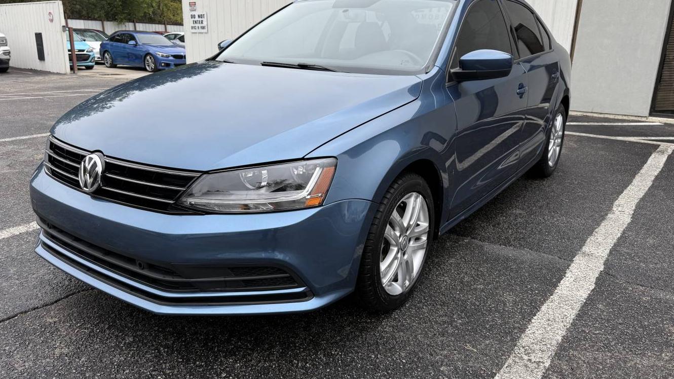 VOLKSWAGEN JETTA 2018 3VW2B7AJ1JM243332 image