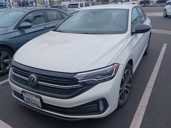 VOLKSWAGEN JETTA 2024 3VWBM7BU5RM075323 image