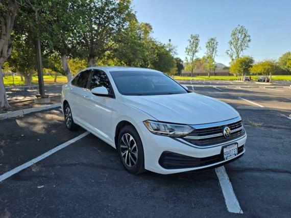 VOLKSWAGEN JETTA 2022 3VWCM7BU2NM014638 image