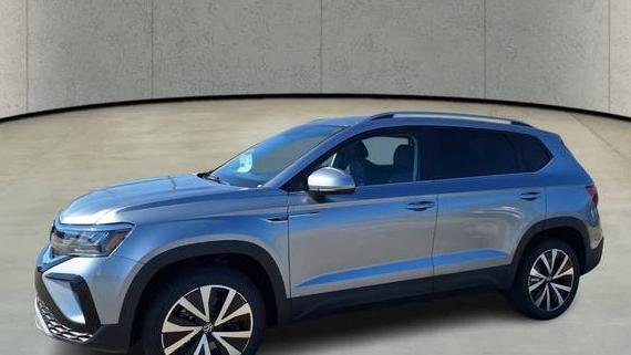 VOLKSWAGEN TAOS 2024 3VVSX7B2XRM115938 image