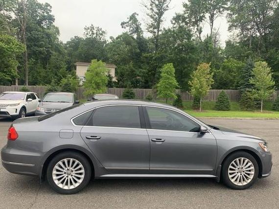 VOLKSWAGEN PASSAT 2016 1VWBT7A39GC065940 image