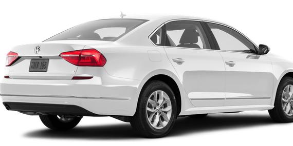 VOLKSWAGEN PASSAT 2016 1VWAT7A3XGC007606 image