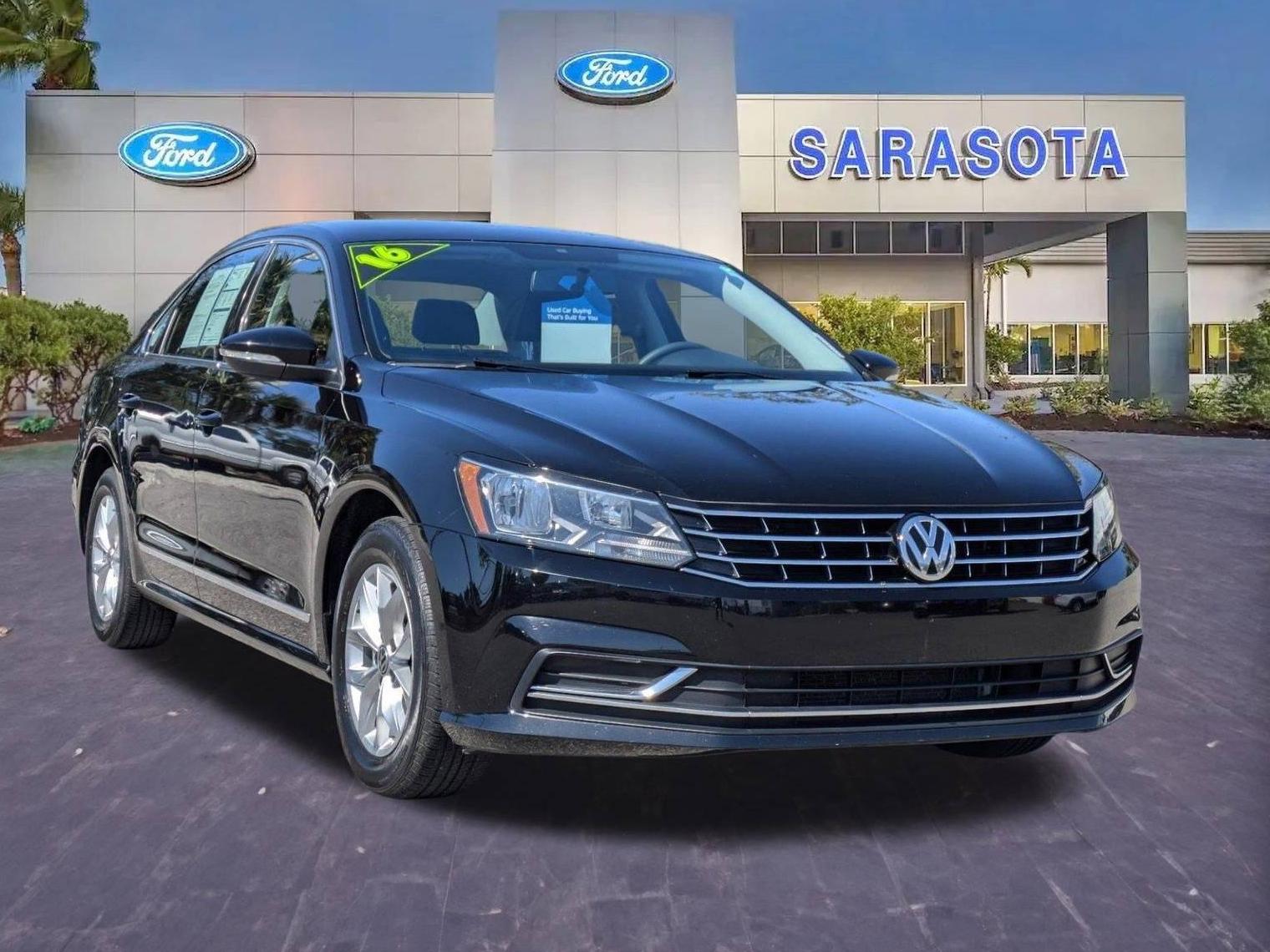 VOLKSWAGEN PASSAT 2016 1VWAT7A3XGC016144 image