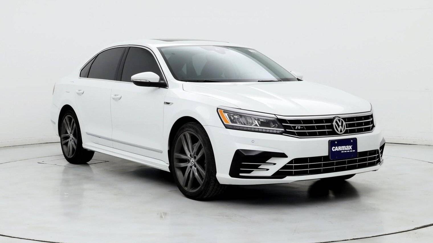 VOLKSWAGEN PASSAT 2019 1VWMA7A31KC010518 image