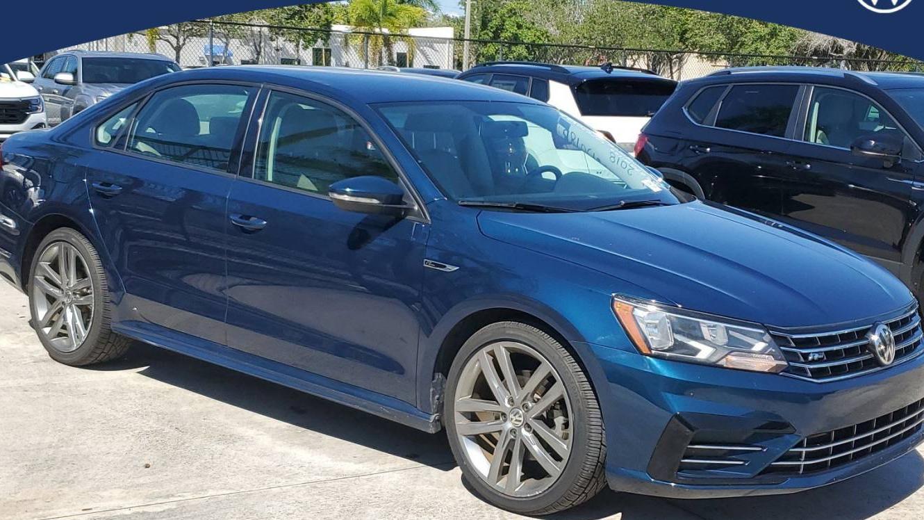 VOLKSWAGEN PASSAT 2018 1VWAA7A32JC037924 image