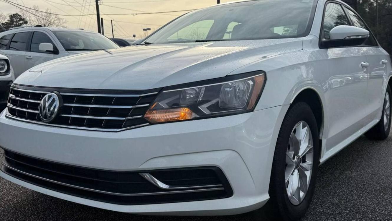 VOLKSWAGEN PASSAT 2018 1VWAA7A30JC009801 image