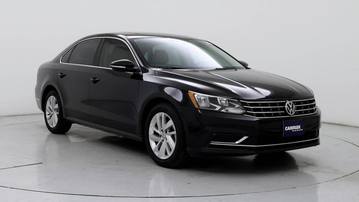 VOLKSWAGEN PASSAT 2018 1VWBA7A37JC040922 image