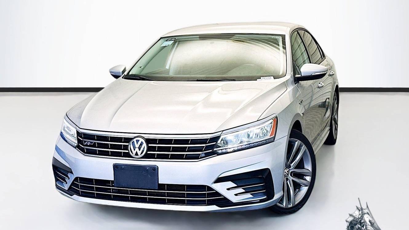 VOLKSWAGEN PASSAT 2018 1VWAA7A33JC029301 image