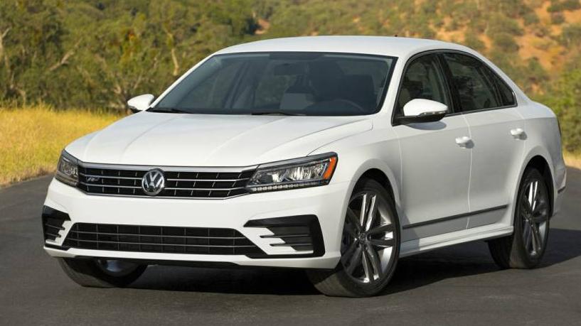 VOLKSWAGEN PASSAT 2018 1VWBA7A3XJC017196 image