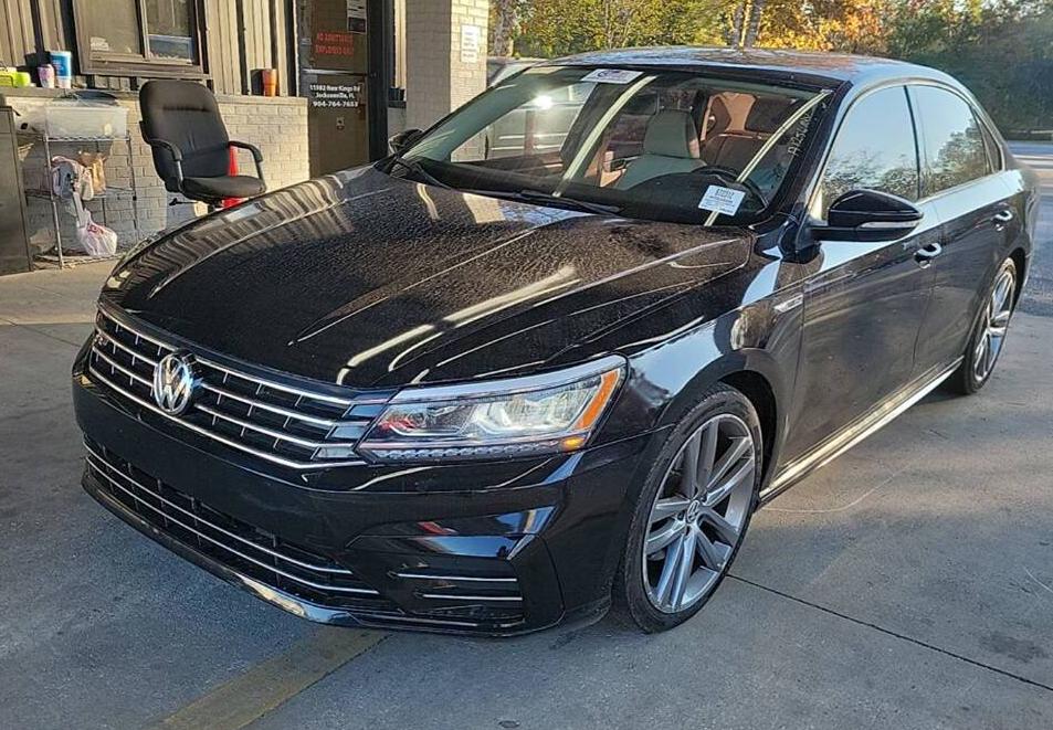 VOLKSWAGEN PASSAT 2018 1VWAA7A35JC049193 image