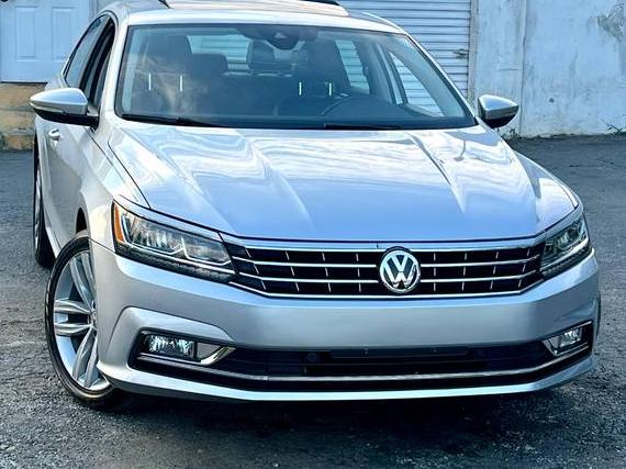 VOLKSWAGEN PASSAT 2018 1VWCA7A37JC026555 image