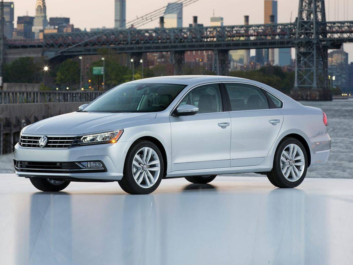 VOLKSWAGEN PASSAT 2018 1VWCA7A38JC048578 image