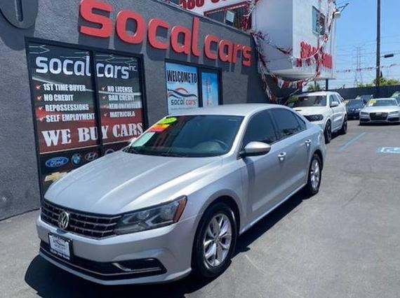 VOLKSWAGEN PASSAT 2018 1VWAA7A35JC042597 image