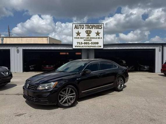 VOLKSWAGEN PASSAT 2017 1VWDT7A35HC070174 image