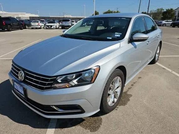 VOLKSWAGEN PASSAT 2017 1VWAT7A31HC005275 image