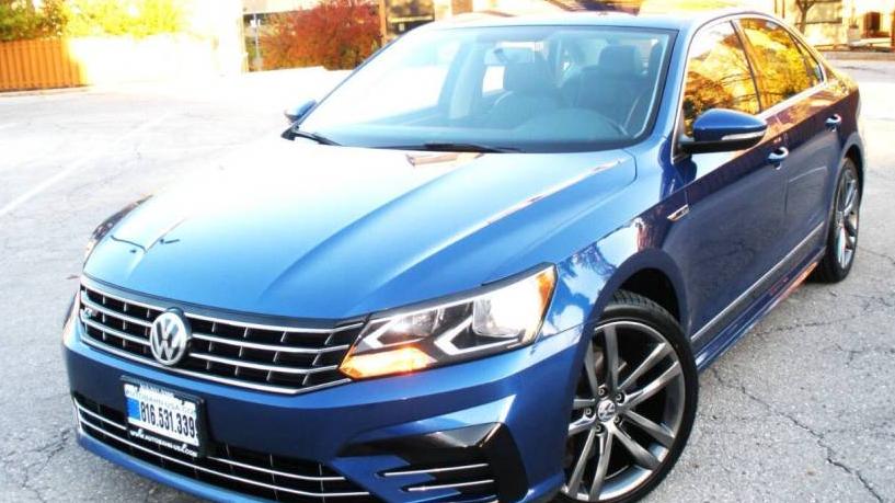 VOLKSWAGEN PASSAT 2017 1VWDT7A32HC024446 image