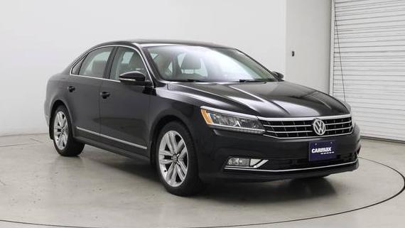 VOLKSWAGEN PASSAT 2017 1VWGT7A39HC008211 image