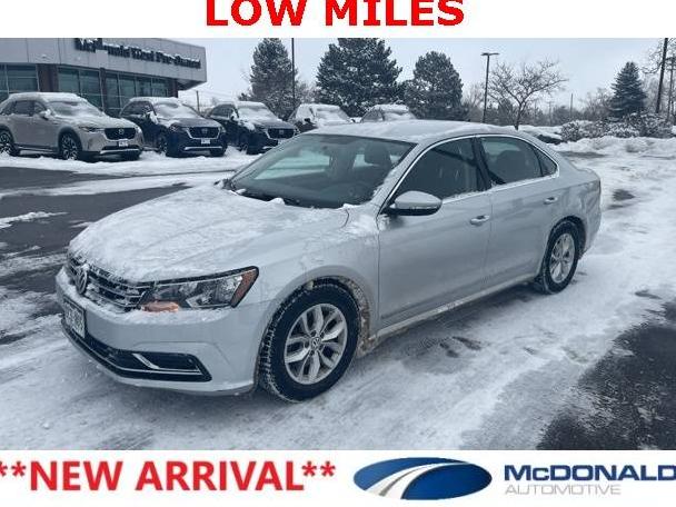 VOLKSWAGEN PASSAT 2017 1VWAT7A30HC013237 image