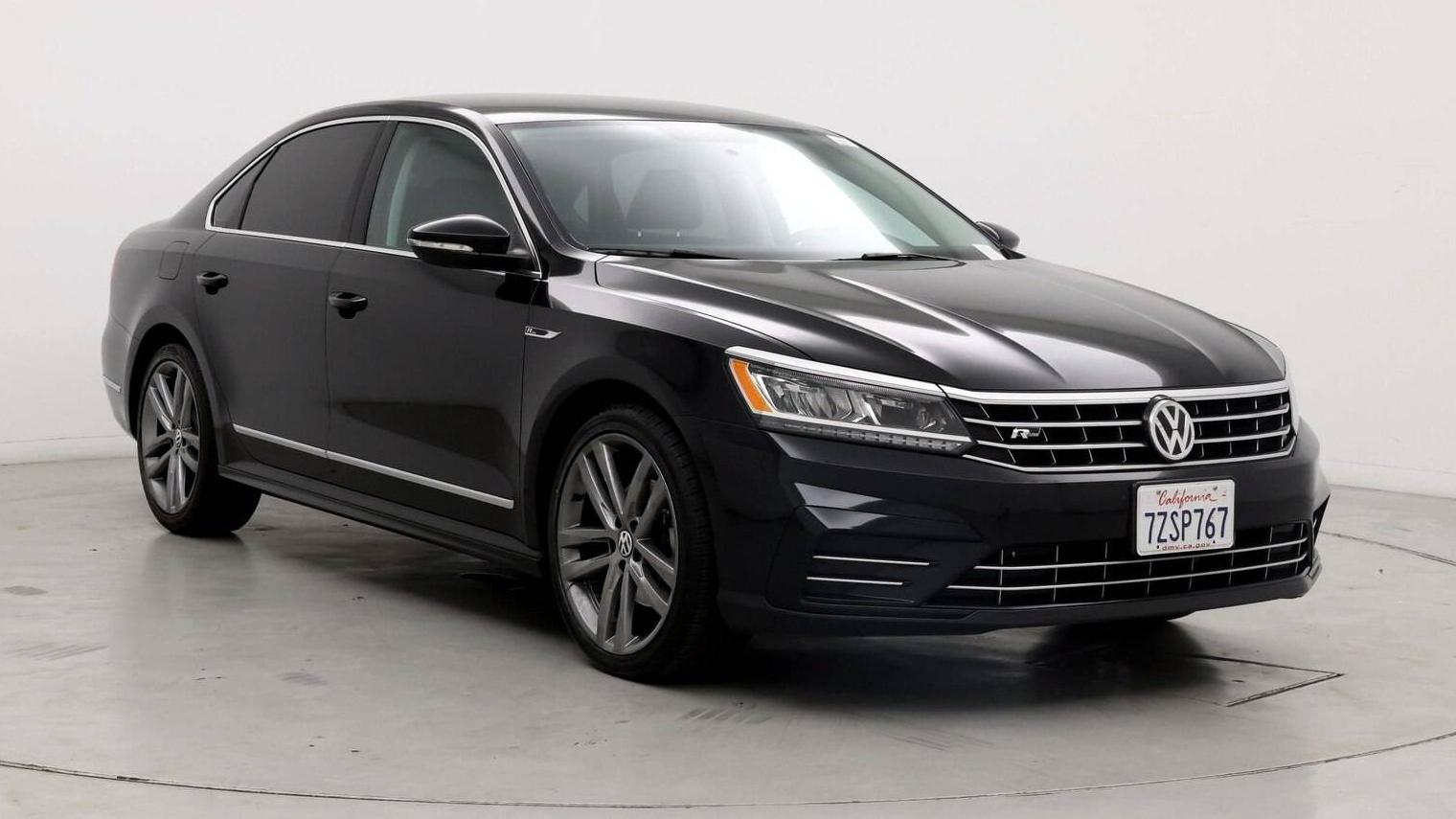 VOLKSWAGEN PASSAT 2017 1VWDT7A37HC078440 image