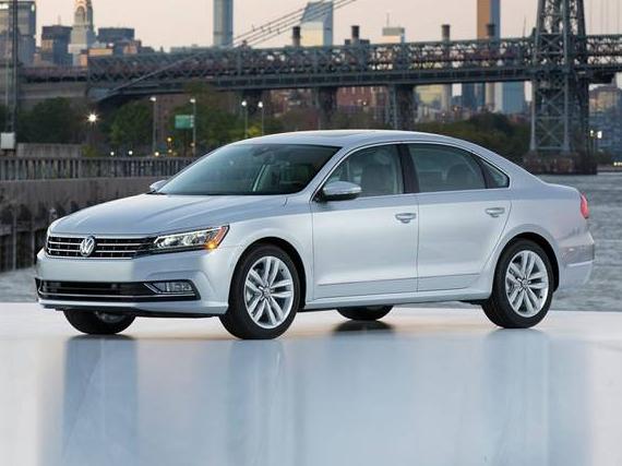 VOLKSWAGEN PASSAT 2017 1VWAT7A32HC062357 image