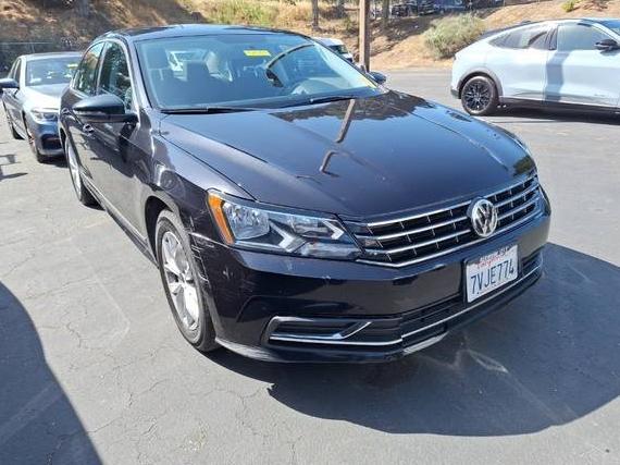 VOLKSWAGEN PASSAT 2017 1VWAT7A33HC013314 image