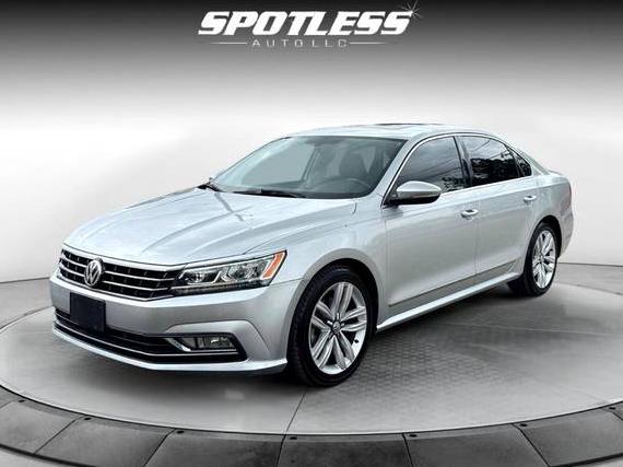 VOLKSWAGEN PASSAT 2017 1VWGT7A30HC004905 image