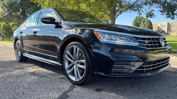 VOLKSWAGEN PASSAT 2017 1VWDT7A31HC080149 image