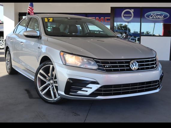 VOLKSWAGEN PASSAT 2017 1VWDT7A33HC061182 image