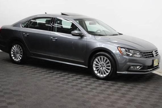 VOLKSWAGEN PASSAT 2017 1VWBT7A34HC061943 image