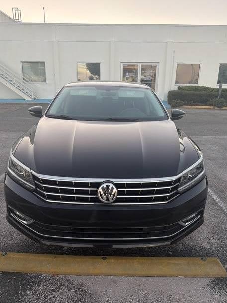 VOLKSWAGEN PASSAT 2017 1VWGT7A30HC004788 image