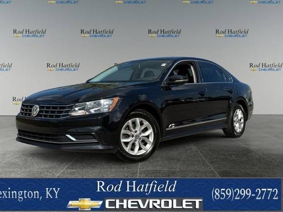 VOLKSWAGEN PASSAT 2017 1VWAT7A37HC052200 image