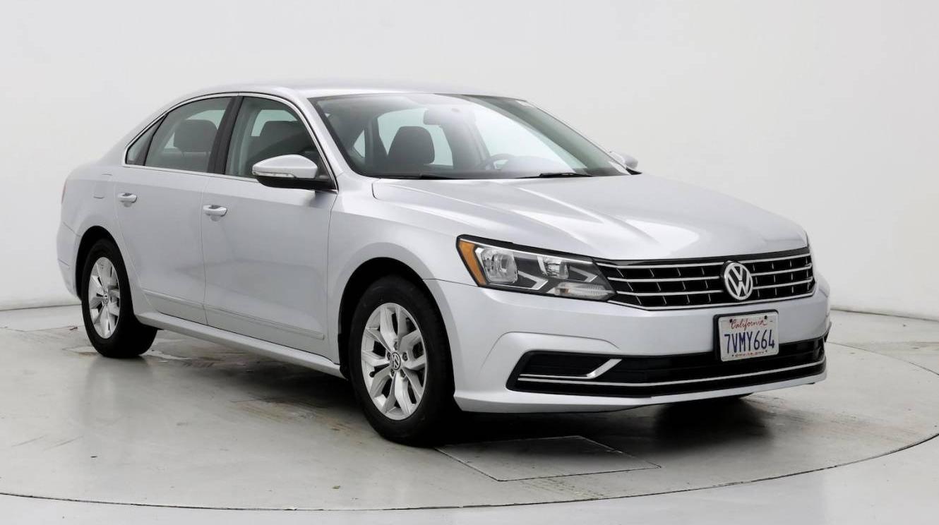 VOLKSWAGEN PASSAT 2017 1VWAT7A32HC020562 image