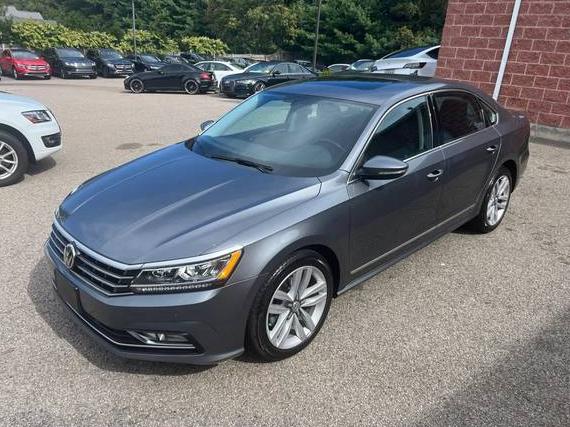 VOLKSWAGEN PASSAT 2017 1VWGT7A36HC085652 image